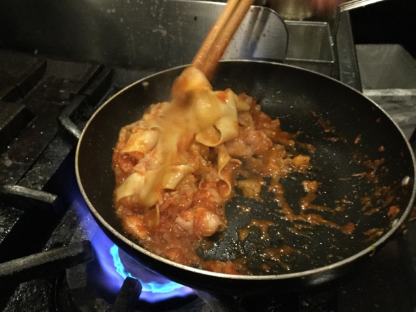 自慢の手打ち平麺：パッパルデッレ